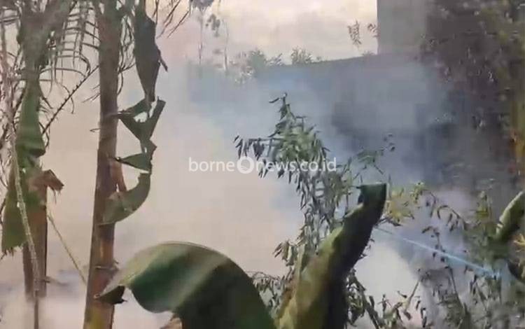 Rumah di Jalan Jepang Kuala Kapuas Terbakar, Api Berkobar Hebat