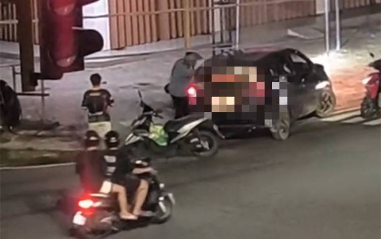 Mobil Vs Pemotor Senggolan di Simpang Empat Ahmad Yani-Teratai Kuala Kapuas