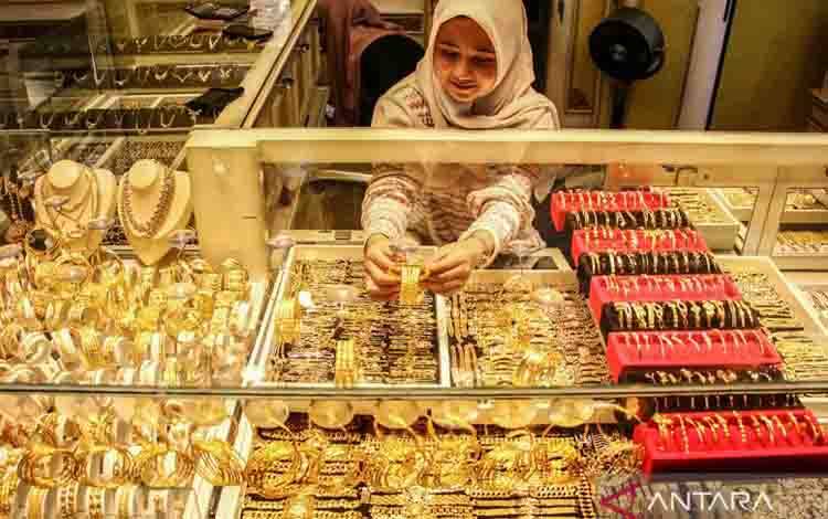 Harga Emas Antam pada Senin Naik Rp18.000 jadi Rp2,729 Juta/gr