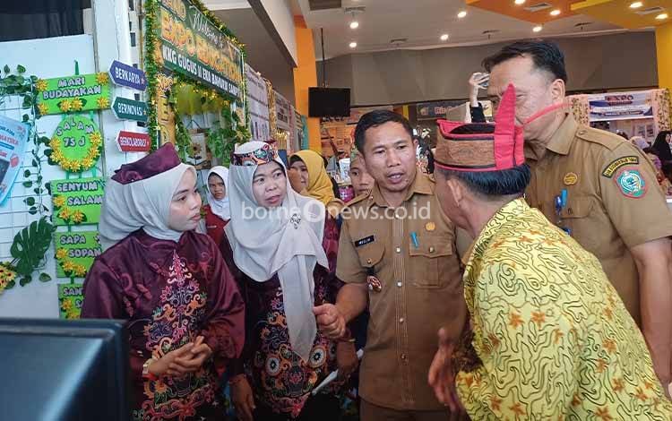 Sejumlah Karya Siswa di Expo Education Mentawa Baru Ketapang Dinilai Layak Dipasarkan