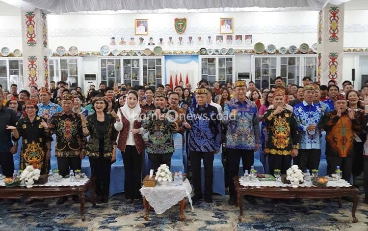 Gubernur Tekankan Semangat Huma Betang dan Toleransi dalam Pesparawi Nasional