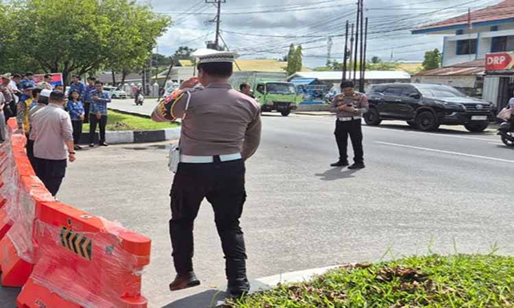 Pemasangan Water Barrier Jadi Tahap Awal Penanganan Titik Konflik Lalu Lintas Wilayah RTA Milono