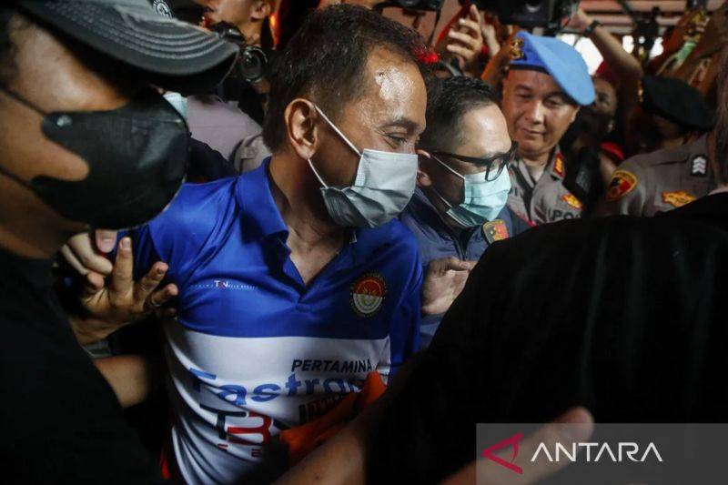 Roy Suryo dan Dokter Tifa Dirawat di RS Polri Usai Pemeriksaan