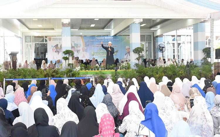 Rangkaian pengajian peringatan HUT Kalteng dan tahun baru islam di Halaman Istana Isen Mulang, Rumah Jabatan Gubernur Kalimantan Tengah. (FOTO:BIRO ADPIM SETDA KALTENG)
