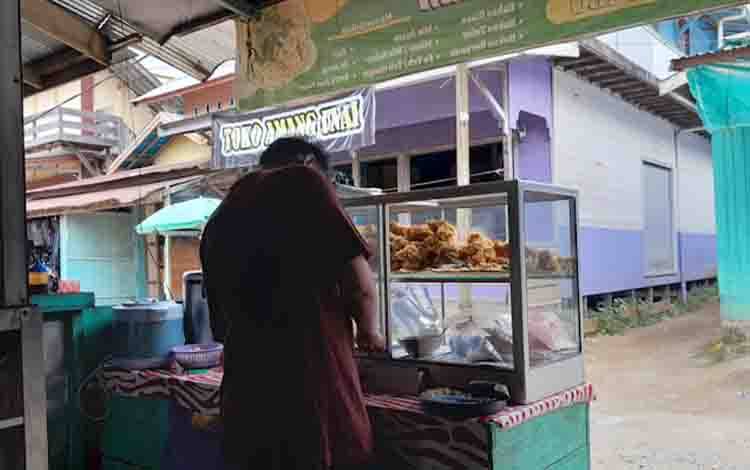 Harga Minyak Goreng di Tumbang Sanamang Tembus Rp30 Ribu per Liter, Pedagang Tetap Bertahan