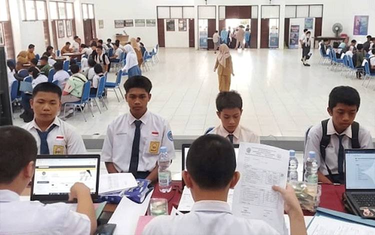 Urai Antrian, Panitia SPMB SMKN 1 Palangka Raya Batasi Sesi Wawancara