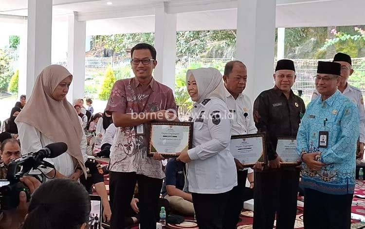 PT Sawit Sumbermas Sarana Tbk Raih Penghargaan Mitra Kolaborasi BAZNAS Kobar