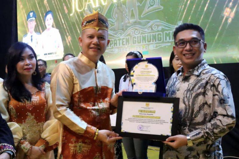 Dua PBS di Gunung Mas Dapat Penghargaan atas Komitmen Serap Tenaga Kerja Lokal