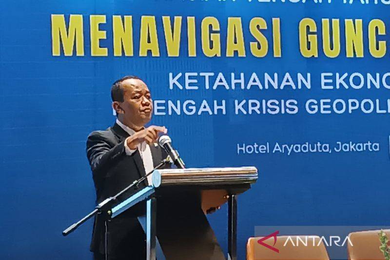 Bahlil Upayakan Penerapan Bioetanol E20 untuk Pangkas Impor Bensin