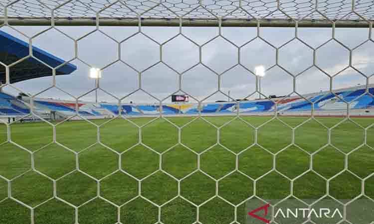 Arema FC Pertahankan Adi Satryo dan Gianluca untuk Musim 2026/2027