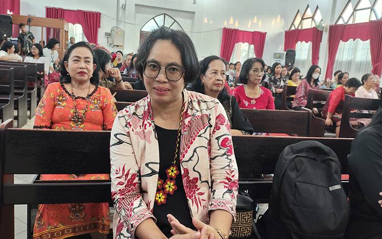Ketua MPH GKE Ewanggelion Apresiasi Pelatihan Sabun Ramah Lingkungan untuk Perempuan Gereja