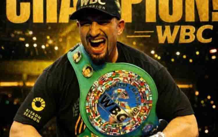 Agit Kabayel Resmi Diakui sebagai Juara Baru Kelas Berat WBC