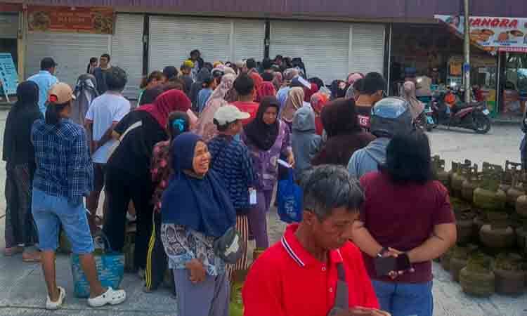 Hari Kedua Operasi Pasar LPG 3 Kg Berlangsung di Kereng Bangkirai, Salurkan 150 Tabung