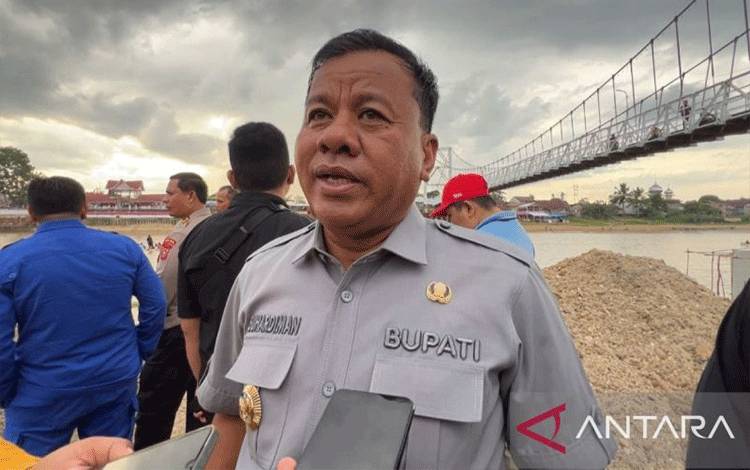 Arsip foto - Bupati Kuansing Suhardiman Amby. ANTARA/Annisa Firdausi