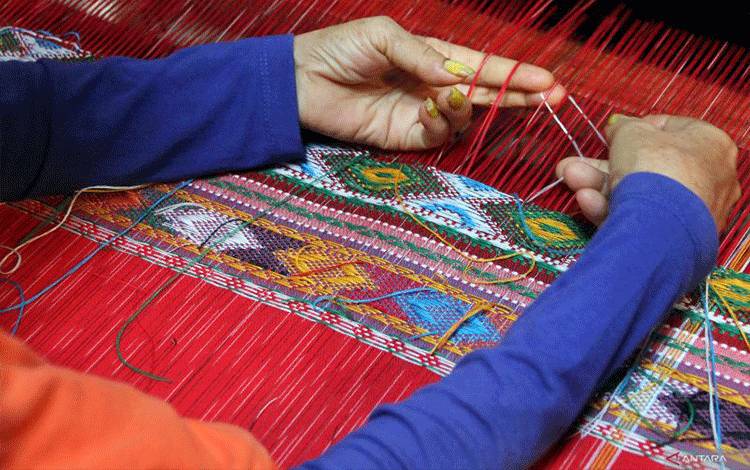 Indonesia Fashion Week 2026 Jadikan Ulos Sebagai Daya Tarik Utama