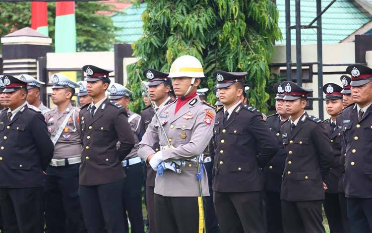 Upacara Hari Bhayangkara ke-80 di Bartim, Kapolres Tegaskan Komitmen Layani Masyarakat dengan Hati