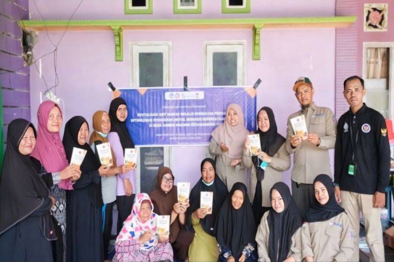 UNDA Bantu KWT Mawar Kembangkan Jamu Higienis dan Pemasaran Digital di Sampit