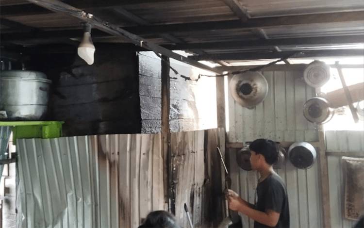 Respons Cepat Damkar Katingan Hulu Cegah Kebakaran Rumah Warga di Desa Tumbang Jiga