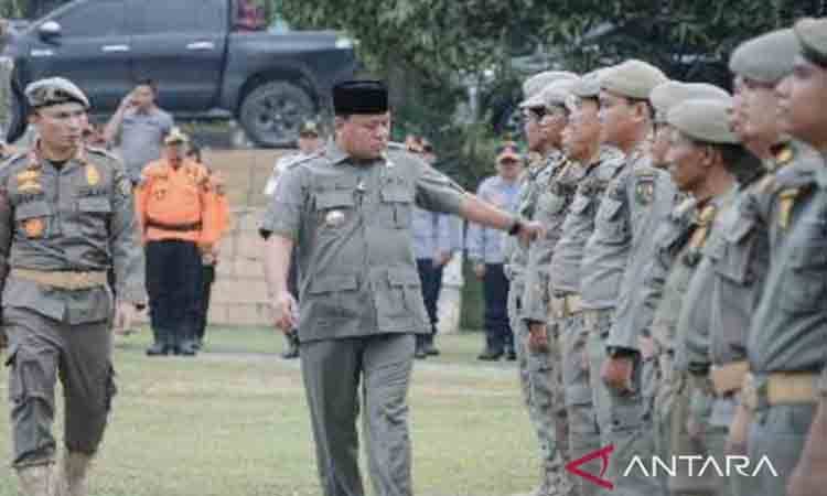 Bupati Kuansing Suhardiman Amby saat beri arahan pelayanan selama MTQ Riau di Kuansing. ANTARA/Asri