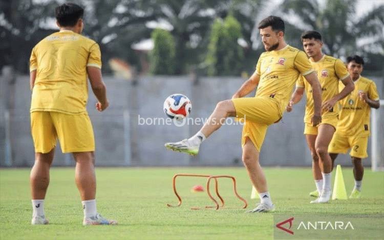 Danilo Santacruz Jadi Rekrutan Asing Pertama Madura United
