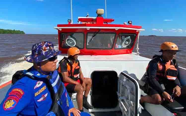 ABK Tugboat Tenggelam di Perairan Muara Sampit Kotim, Tim SAR Gabungan Masih Lakukan Pencarian