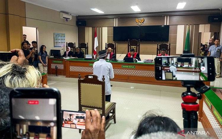 Terdakwa Pembunuhan Satu Keluarga Divonis Seumur Hidup