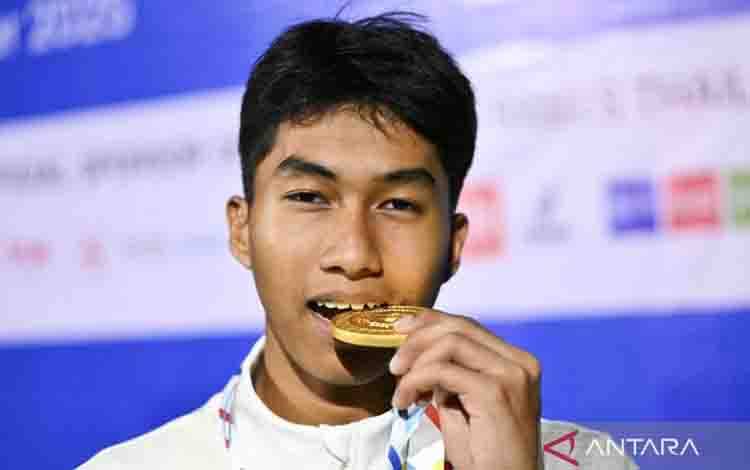 Robby/Desak Sabet Perak Estafet Campuran World Climbing Series Krakow