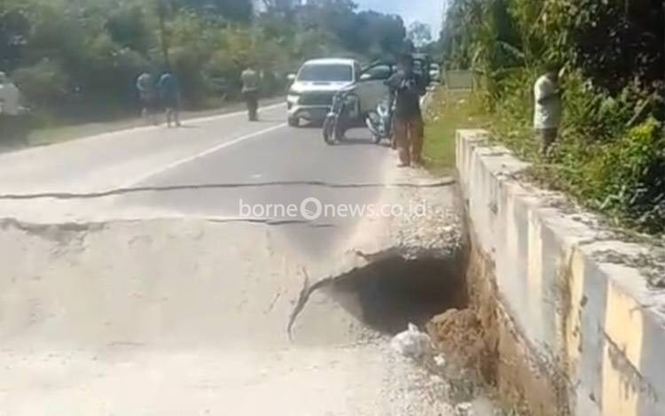 Jalur Trans Kalimantan Kasongan-Kereng Pangi Terputus, Gorong-gorong di Km 11 Runtuh