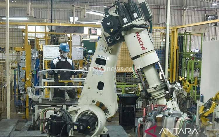 PMI Manufaktur Turun, Ekonom Dorong Penguatan Industri Nasional