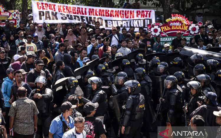 PN Semarang Izinkan Pendukung Sudewo Gelar Aksi saat Sidang Lanjutan