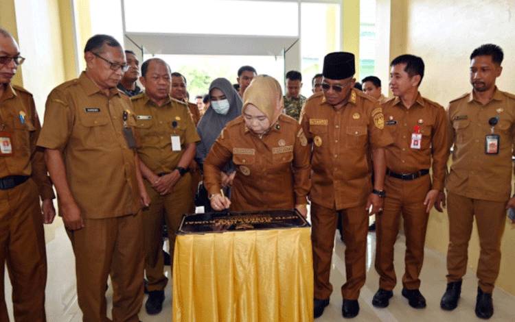 Bupati Kobar Resmikan Gedung Rawat Inap Baru Puskesmas Kumai