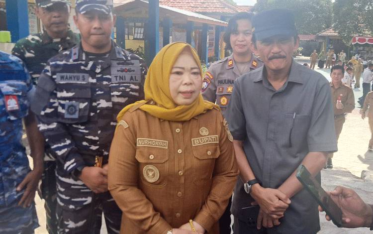 Bupati Kobar Berharap Kartu Kobar Cerdas Ringankan Beban Orang Tua dan Jangkau Lebih Banyak Siswa