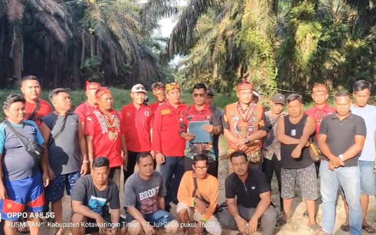 Masyarakat Dusun Trobos Tuntut Pengembalian Lahan 314 Hektare, Minta PT SDN Hentikan Aktivitas