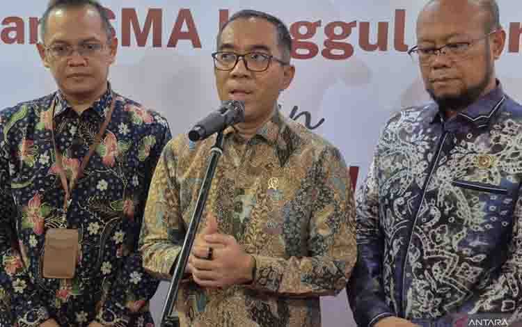 Mendiktisaintek Minta Penerima Beasiswa Tak Manja saat di Luar Negeri
