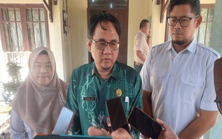 DPPPAPPKB Dukung Gerakan Ayah Antar Anak di Hari Pertama Sekolah di Kotawaringin Timur