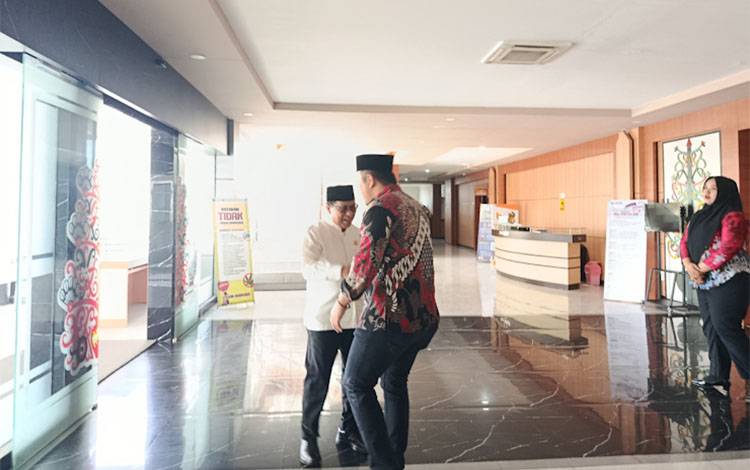DPRD Banjarbaru ke DPRD Palangka Raya Bahas Strategi Anggaran Pasca Pemotongan TKAD