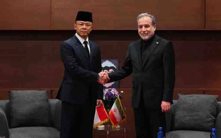 Menteri Luar Negeri Indonesia Sugiono dan Menteri Luar Negeri Iran Seyyed Abbas Araghchi di Iran, Sabtu (10/7/2026). (ANTARA FOTO/HO-Kemlu RI)