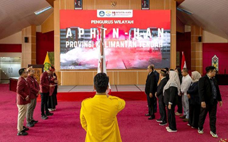 Seminar Nasional Bahas NIK sebagai Identitas Tunggal, APHTN-HAN Kalteng Siap Kawal Kajian Hukum dan Kebijakan