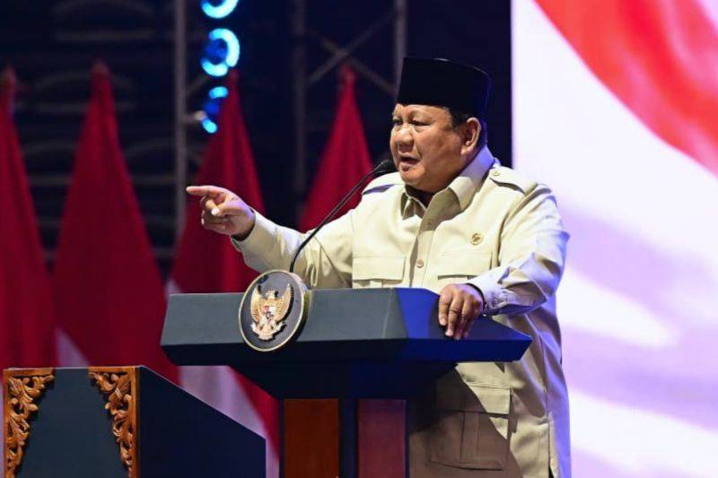 Presiden Prabowo Subianto memberikan pidato dalam Puncak Peringatan Hari Koperasi Nasional ke-79 di Indonesia Arena, Gelora Bung Karno, Jakarta, Minggu (12/7/2026). (ANTARA/HO-BPMI Sekretariat Presiden)