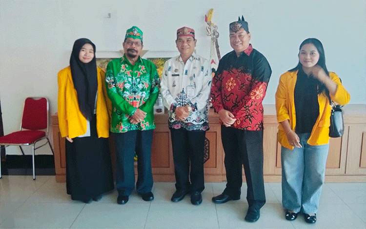 Guntur Talajan Bangga Kisah Tambun dan Bungai Diangkat dalam Festival Sastra