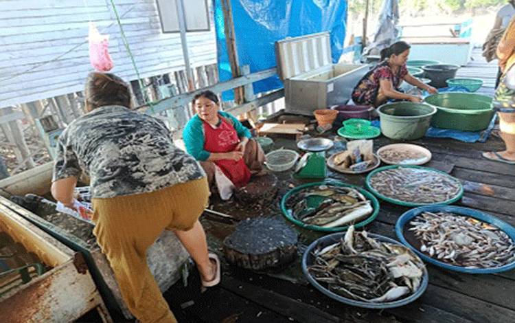 DPRD Palangka Raya Ajak Nelayan Hindari Racun, Dorong Penjualan Ikan Sungai yang Aman dan Segar
