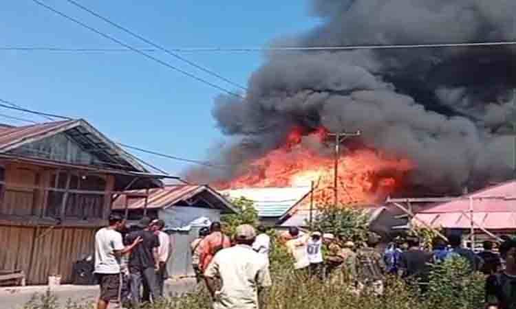 9 Rumah dan Gedung Walet Terbakar di Perbatasan Kalteng-Kalsel
