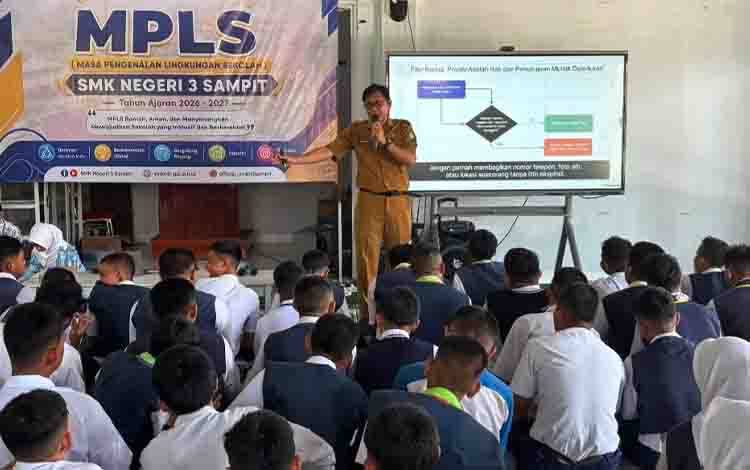 Diskominfo Kotim Bekali Siswa Baru SMKN 3 Sampit Literasi Digital