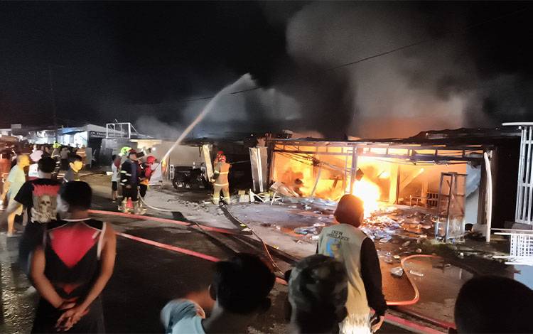 6 Ruko Terbakar di Taman Kota Sampit