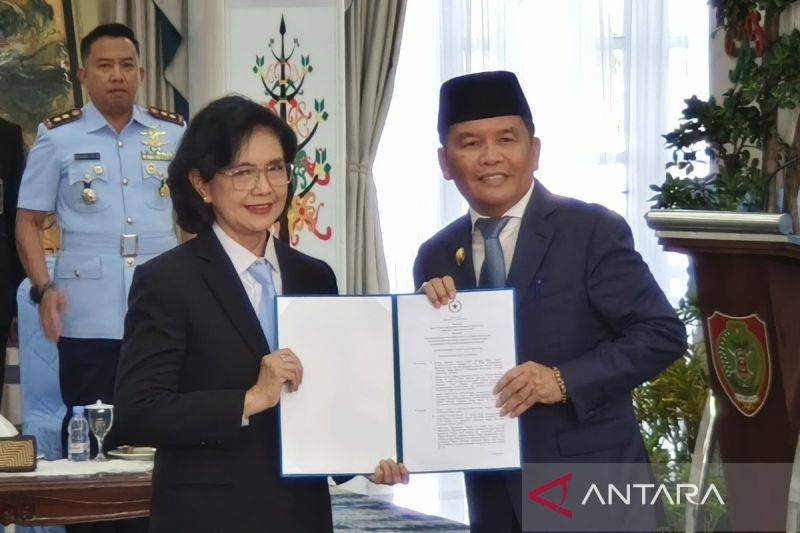 Gubernur Kalteng Minta Sekda Baru Percepat Kinerja Birokrasi