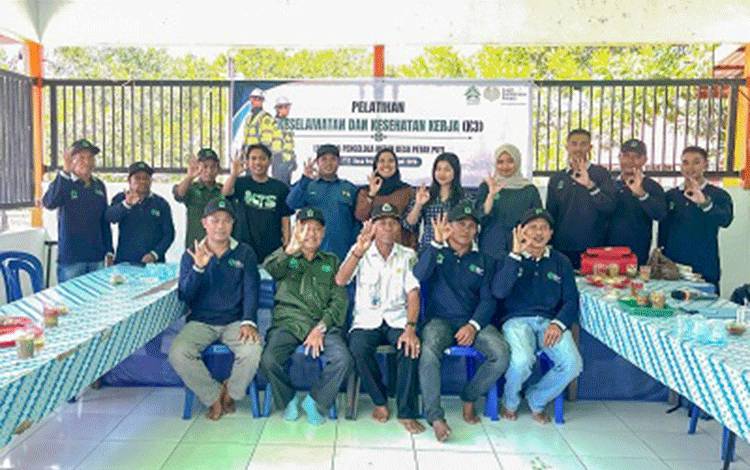 Pelatihan Dasar Keselamatan dan Kesehatan Kerja (K3) bagi anggota tim patroli hutan di Kantor Desa Petak Puti pada Rabu, 8 Juli 2026. (FOTO: Istimewa)