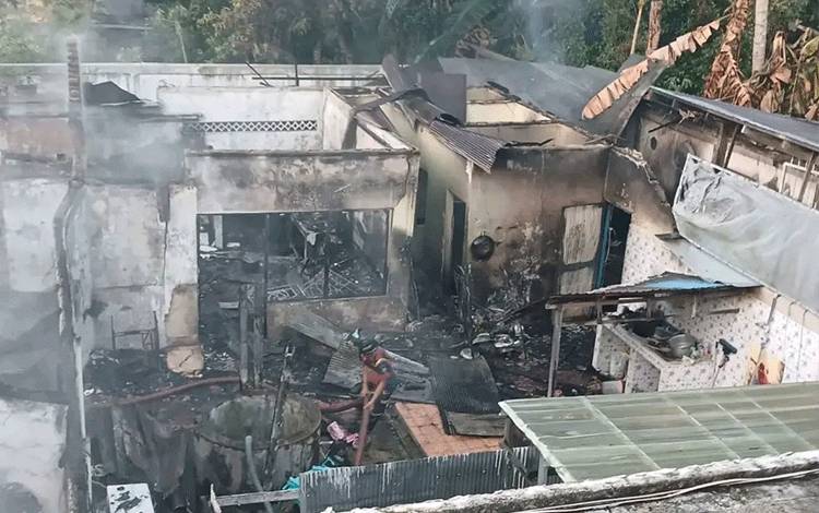 Rumah Semi Permanen di Banjarbaru Terbakar, Api Berhasil Dilokalisasi dalam 20 Menit