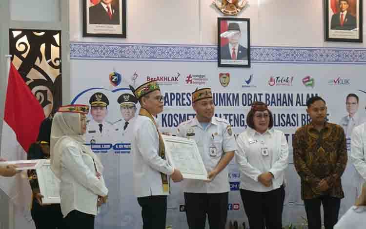 Perkuat Produk Herbal Lokal, BBPOM Palangka Raya Berikan Sertifikat dan Permudah Perizinan UMKM