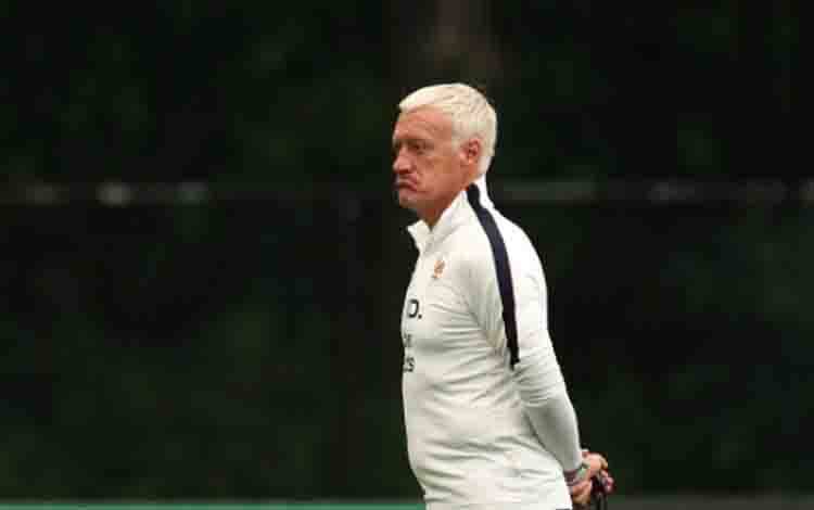 Pelatih kepala timnas Prancisw Didier Deschamps saat latihan tmn di Bentley University, Waltham, Boston, Amerika Serikat, pada 15 Juli 2026. (AFP/FRANCK FIFE)