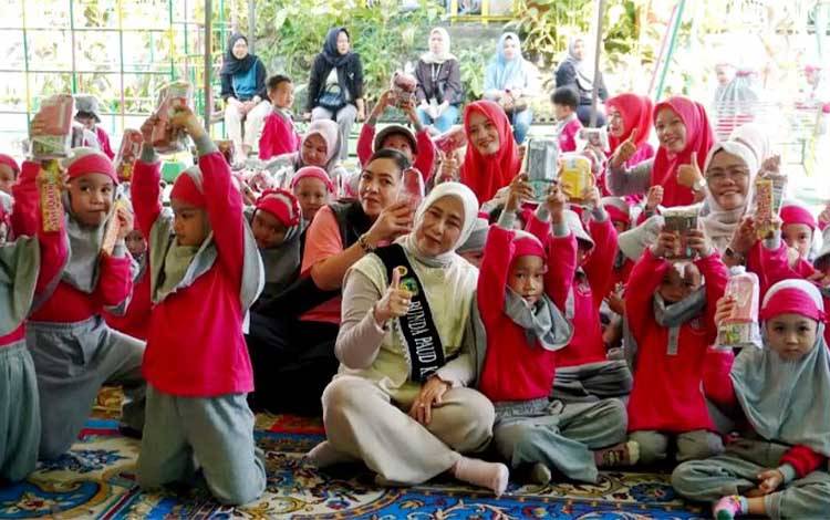 Bunda PAUD Barito Utara Ajak Anak Belajar Ceria dan Cintai Literasi Sejak Usia Dini